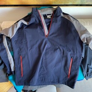 Like new FootJoy dryjoys full zip windbreaker in like new condition.